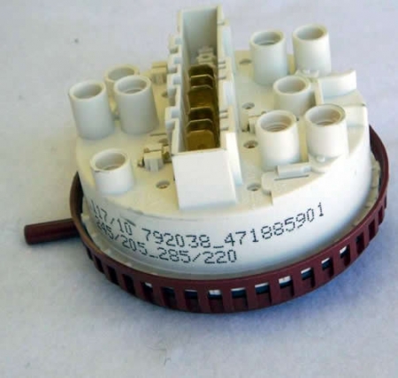 Water Level Control for Wascomat W75 & W105 Washers 885901 NEW Pressure Switch 